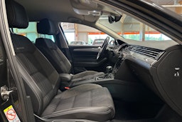 harmaa Volkswagen Passat 2020 kuva 14.