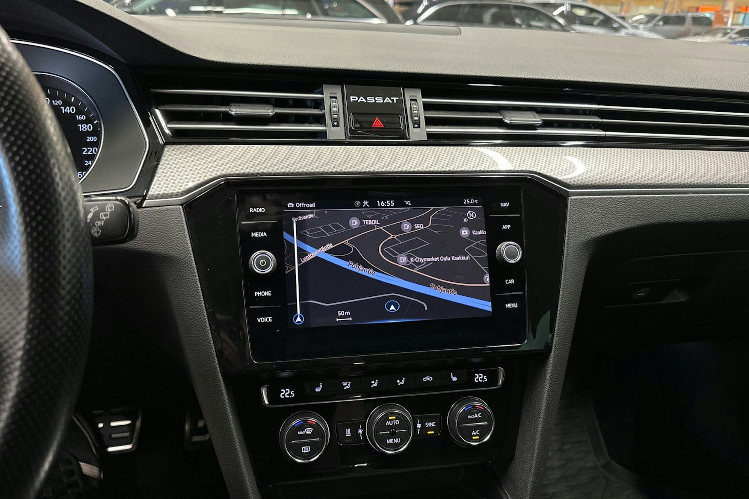 harmaa Volkswagen Passat 2020 kuva 24.