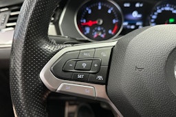 harmaa Volkswagen Passat 2020 kuva 29.