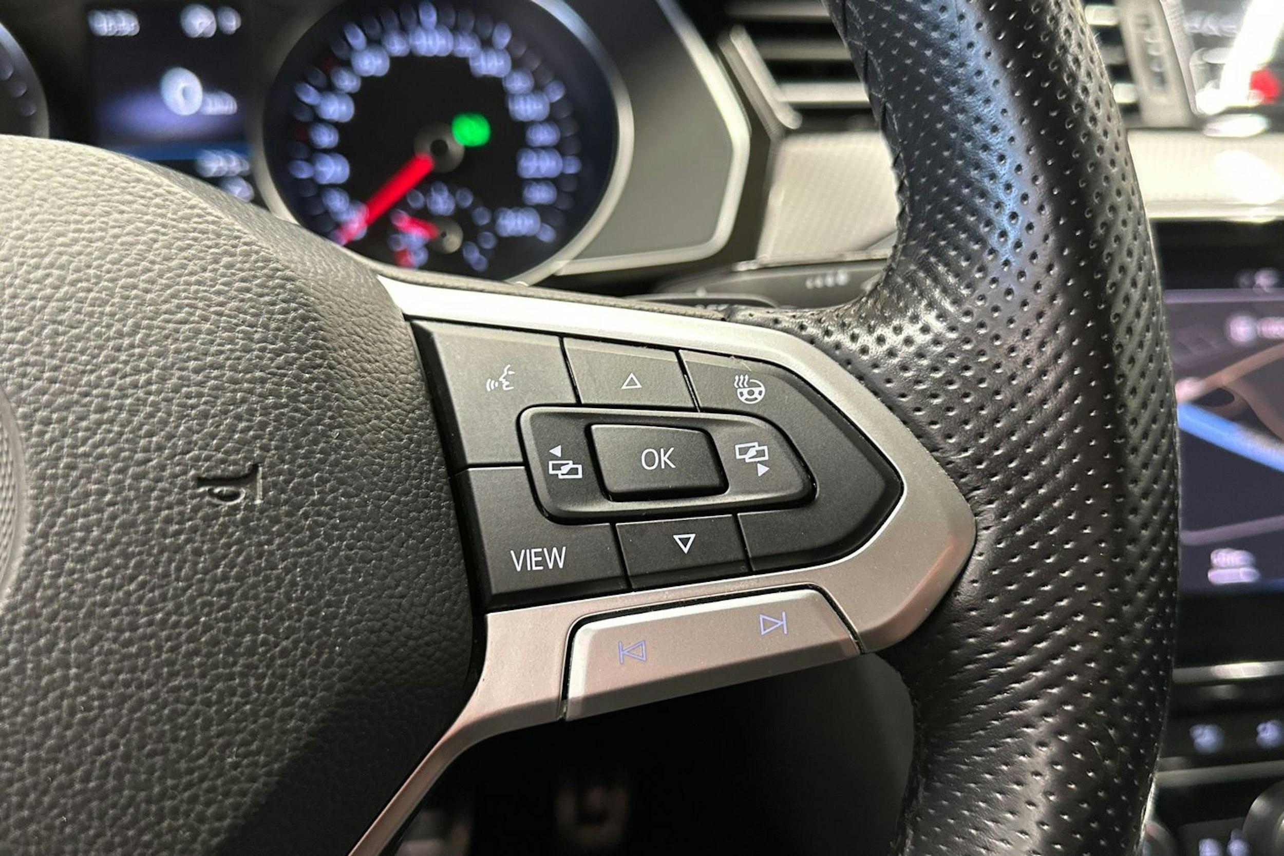 harmaa Volkswagen Passat 2020 kuva 30.