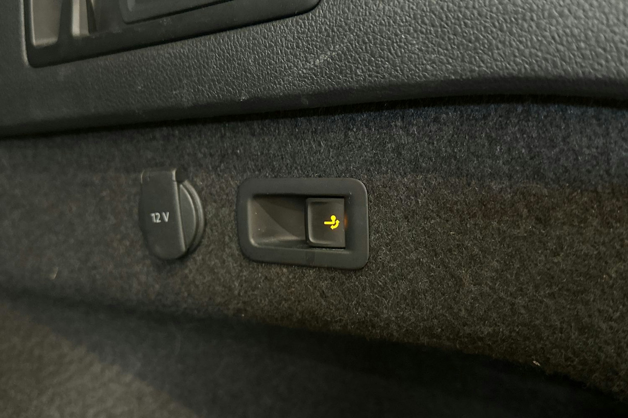 harmaa Volkswagen Passat 2020 kuva 34.