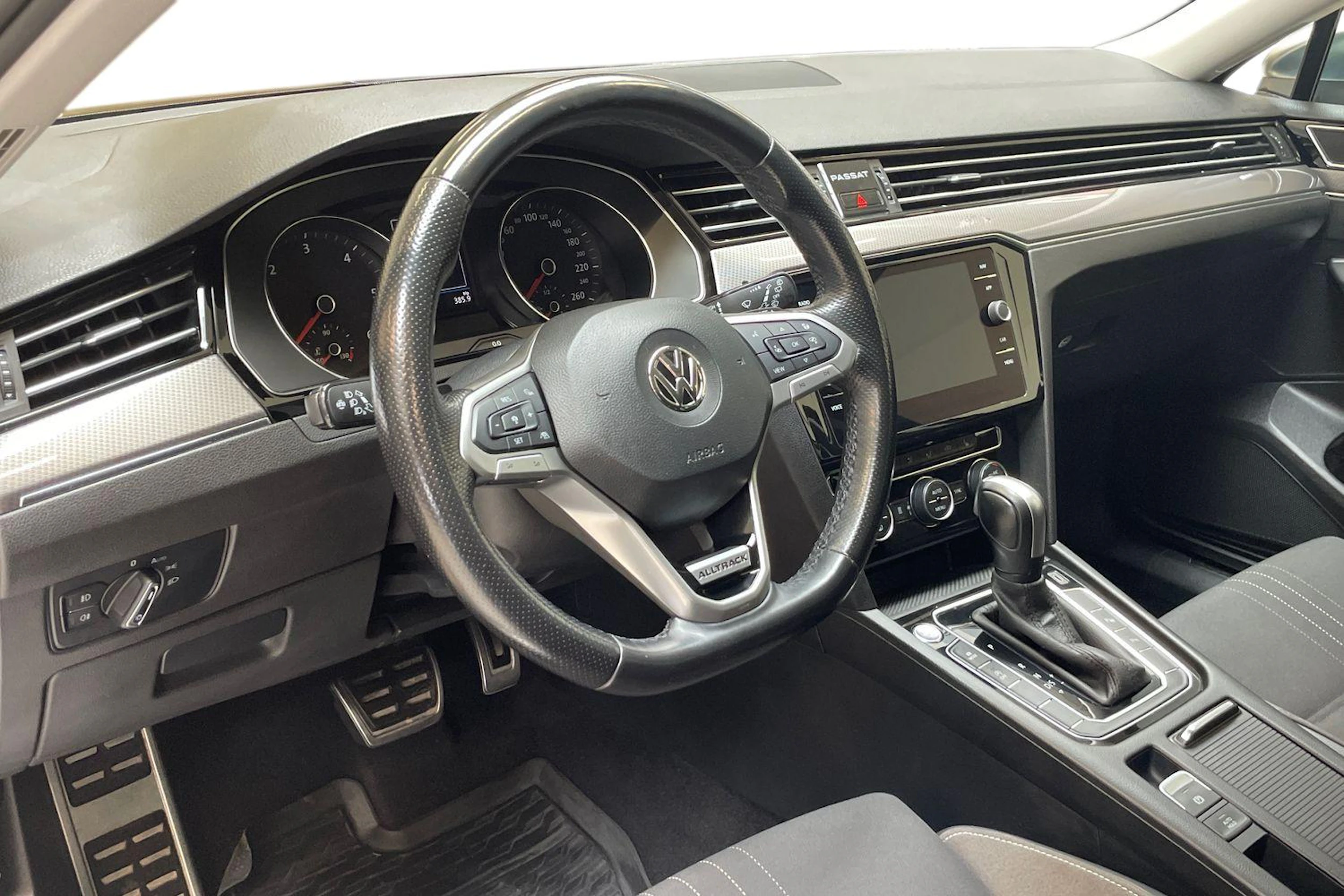 met. harmaa Volkswagen Passat 2020 kuva 7.