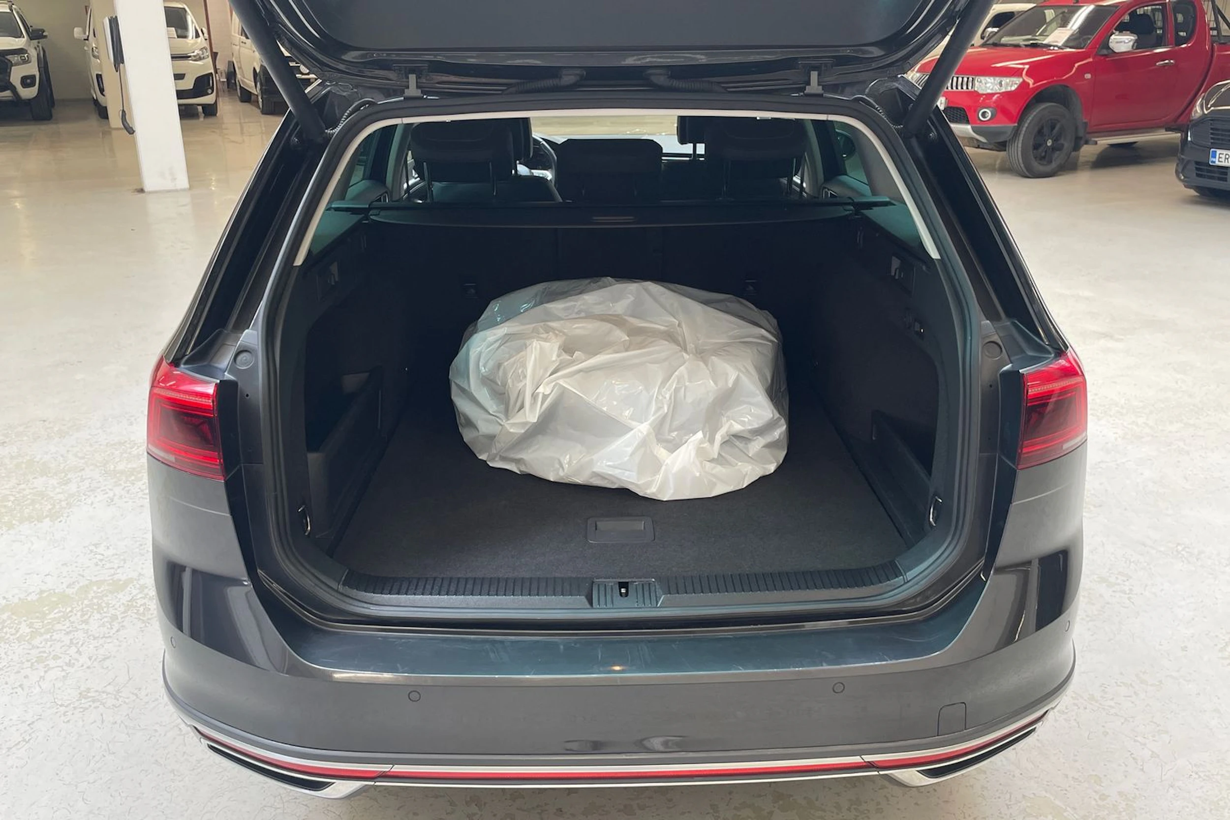 met. harmaa Volkswagen Passat 2020 kuva 11.