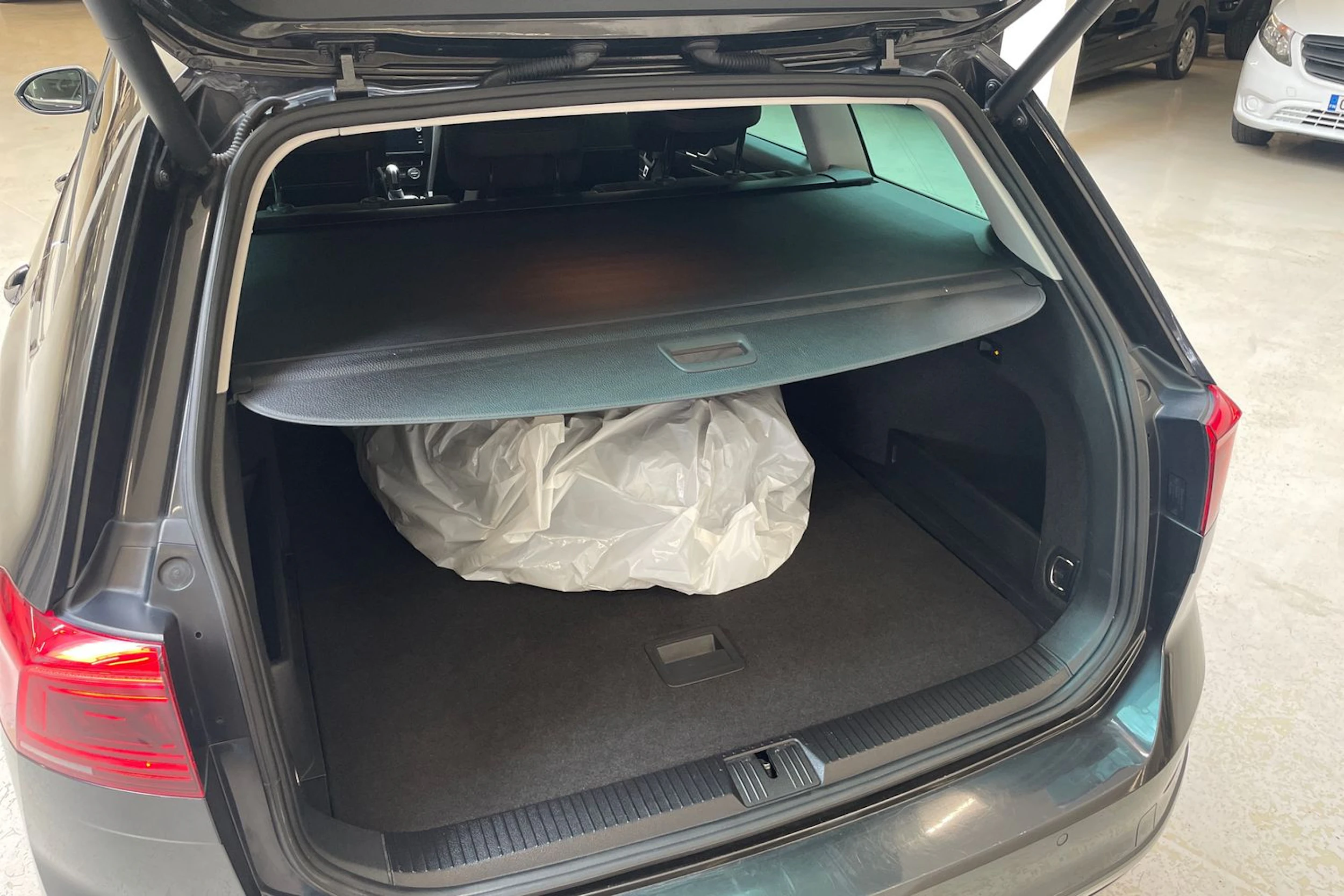met. harmaa Volkswagen Passat 2020 kuva 12.