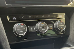 met. harmaa Volkswagen Passat 2020 kuva 23.