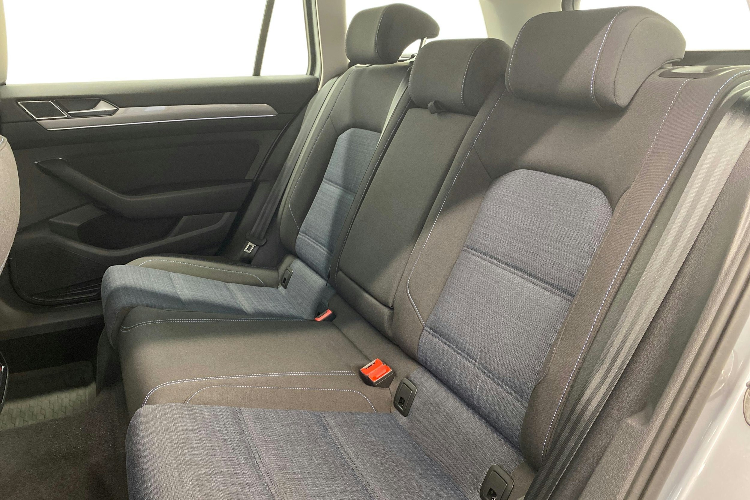 met. sininen Volkswagen Passat 2020 kuva 10.