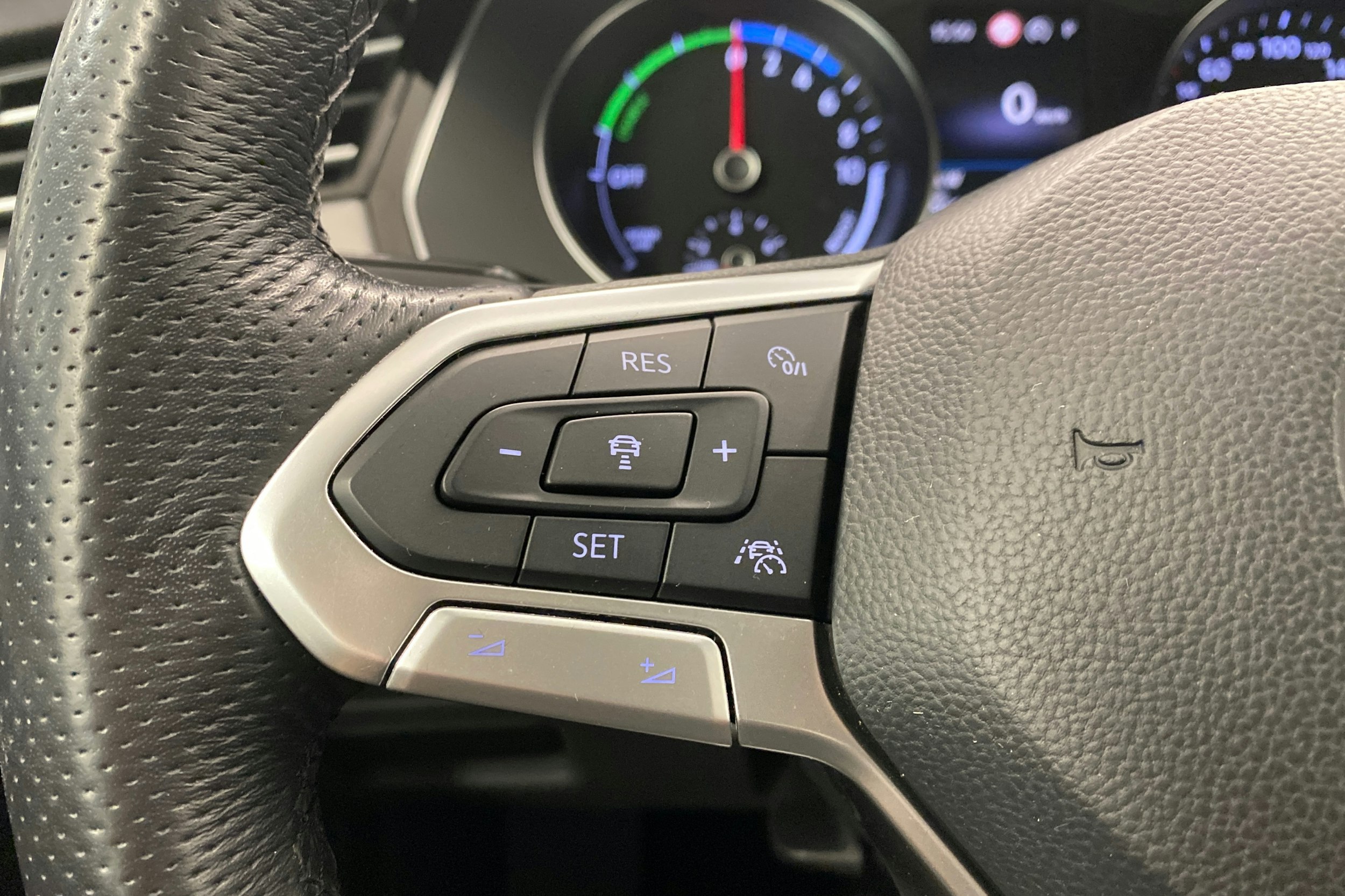 met. sininen Volkswagen Passat 2020 kuva 17.