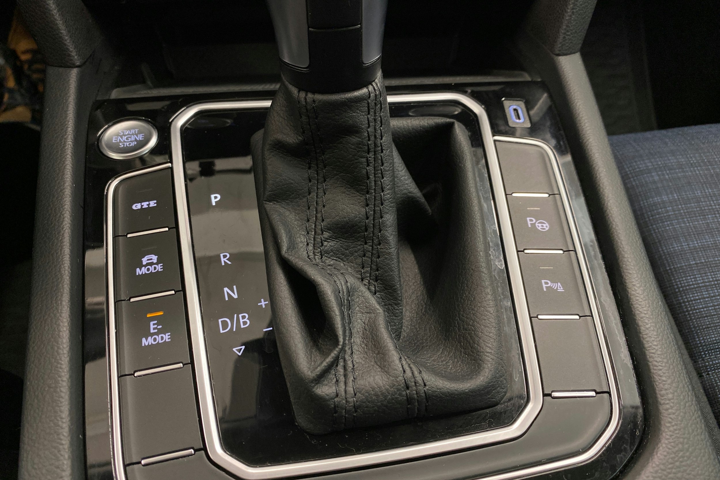 met. sininen Volkswagen Passat 2020 kuva 23.