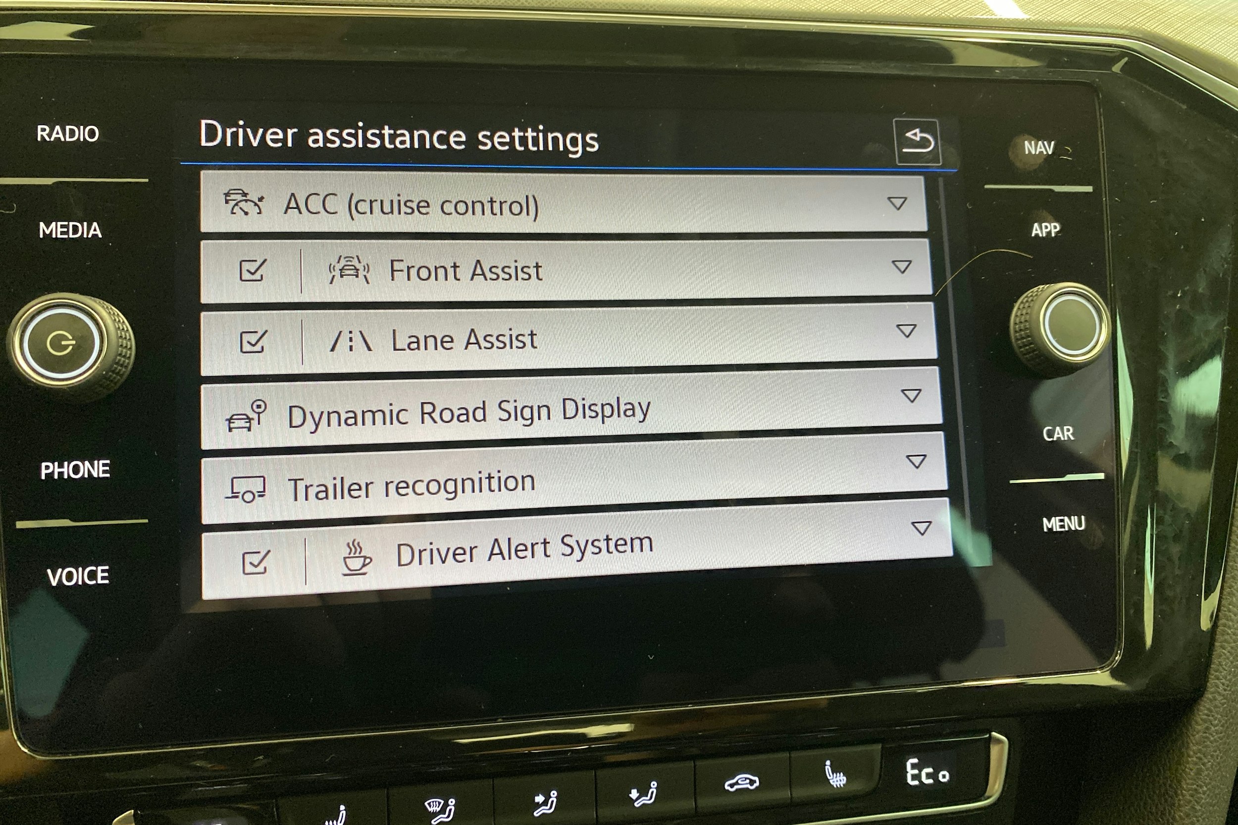 met. sininen Volkswagen Passat 2020 kuva 27.