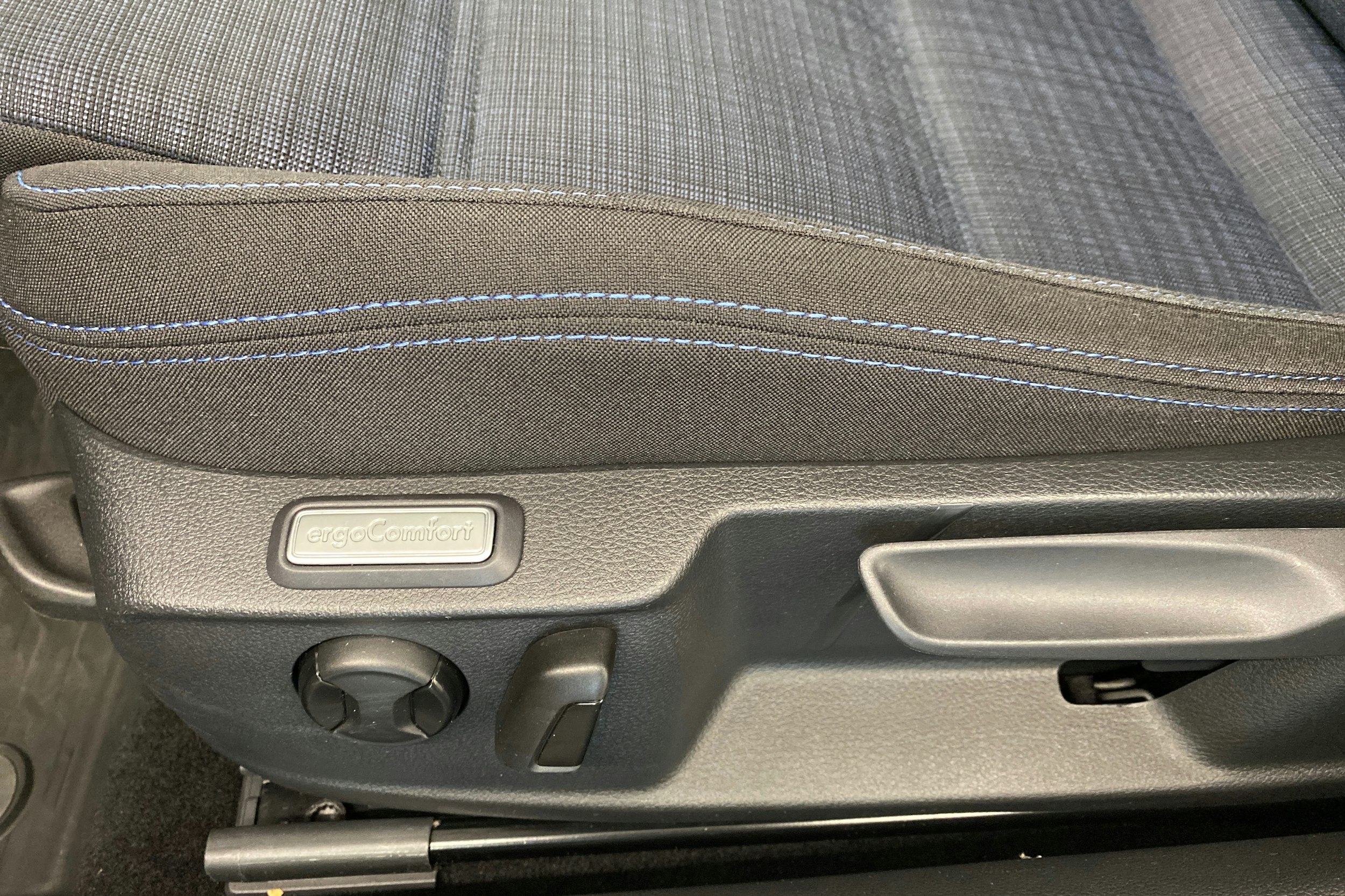 met. sininen Volkswagen Passat 2020 kuva 30.