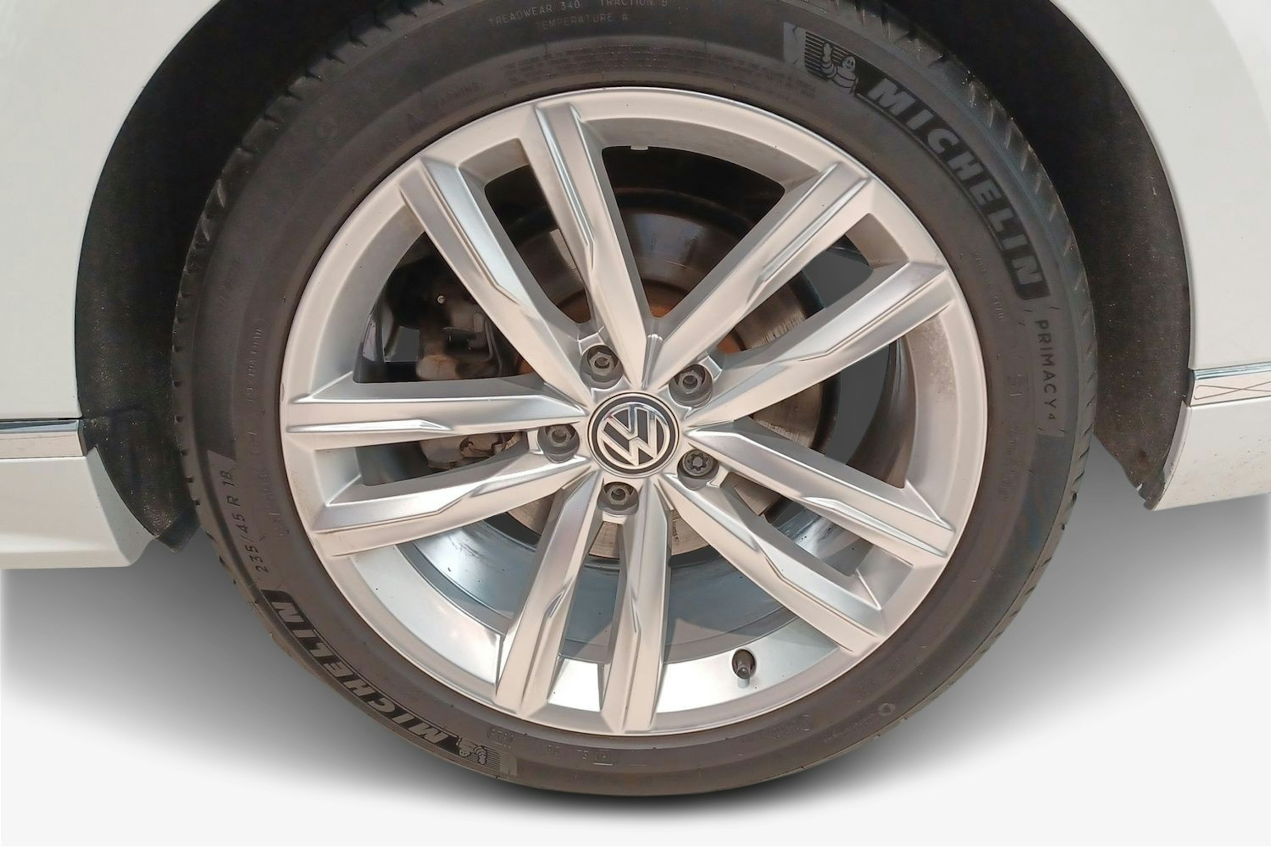 Valkoinen Volkswagen PASSAT 2020 kuva 11.