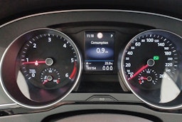 Valkoinen Volkswagen PASSAT 2020 kuva 14.