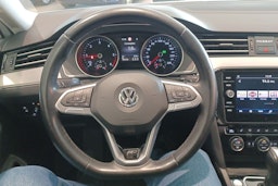 Valkoinen Volkswagen PASSAT 2020 kuva 15.