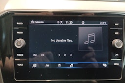 Valkoinen Volkswagen PASSAT 2020 kuva 22.