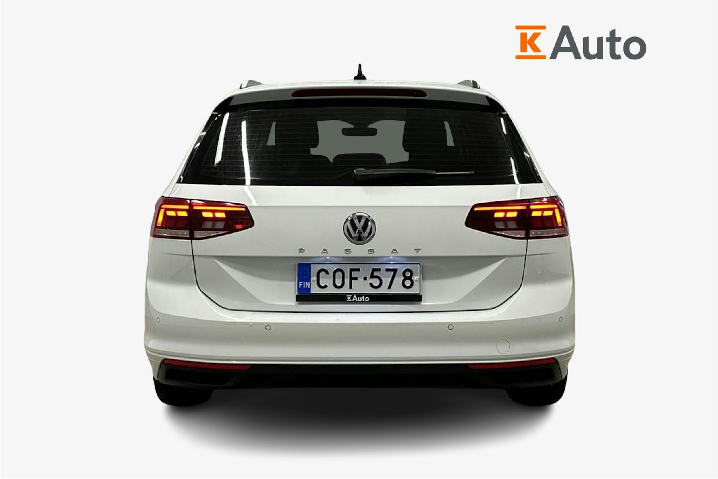 valkoinen Volkswagen Passat 2020 kuva 3.