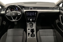 valkoinen Volkswagen Passat 2020 kuva 9.