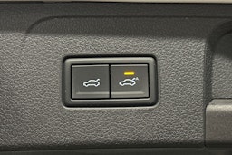valkoinen Volkswagen Passat 2020 kuva 15.