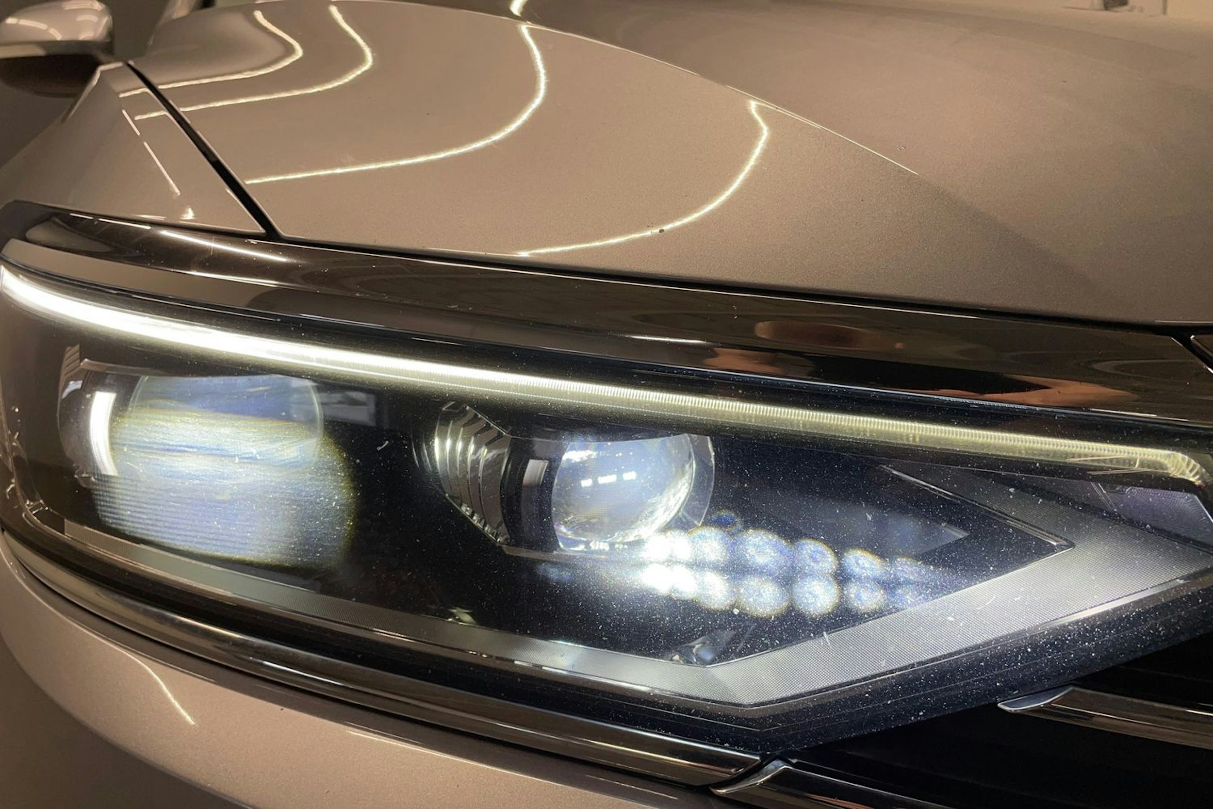 sininen Volkswagen Passat 2020 kuva 14.