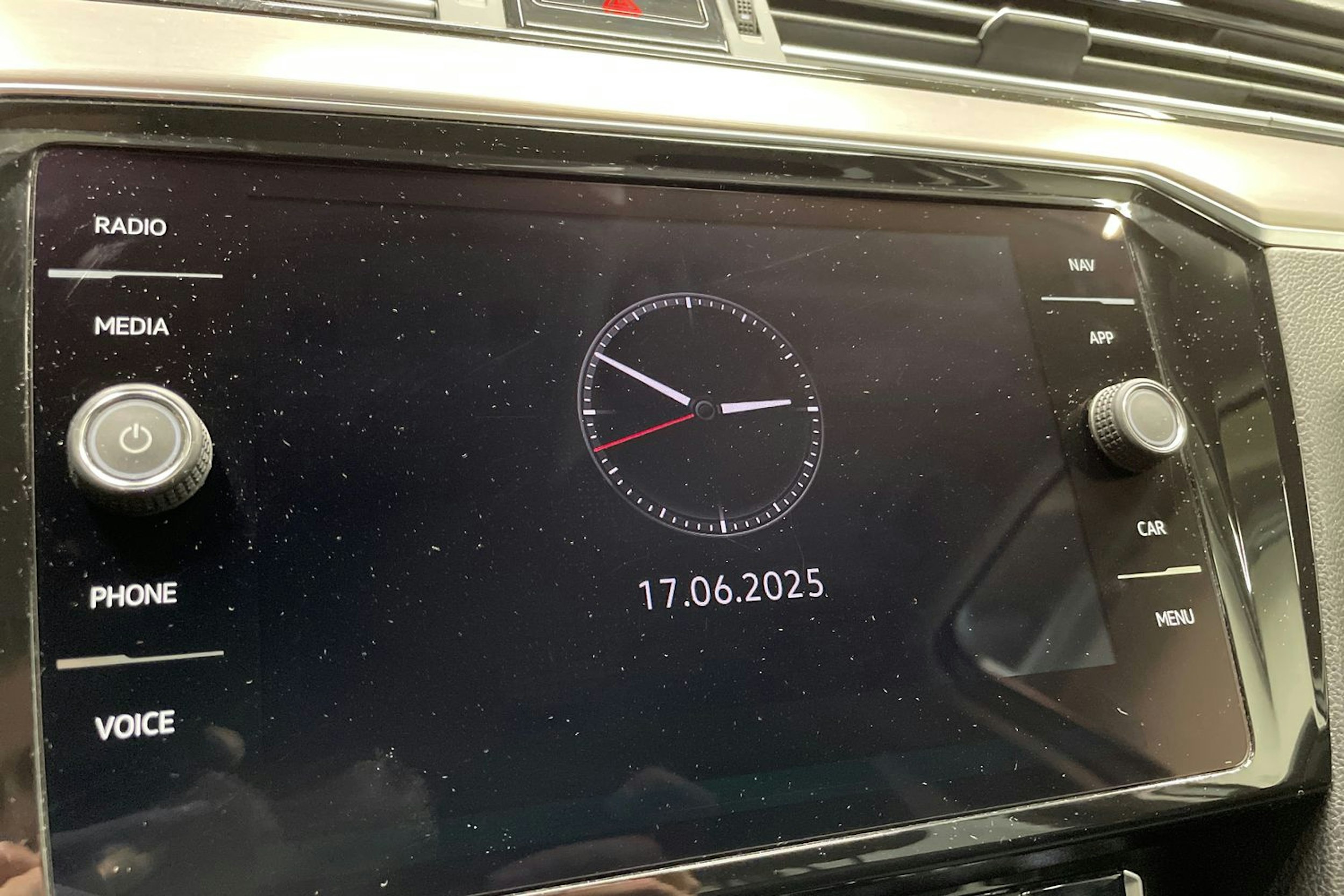 sininen Volkswagen Passat 2020 kuva 17.