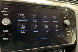 sininen Volkswagen Passat 2020 kuva 19.