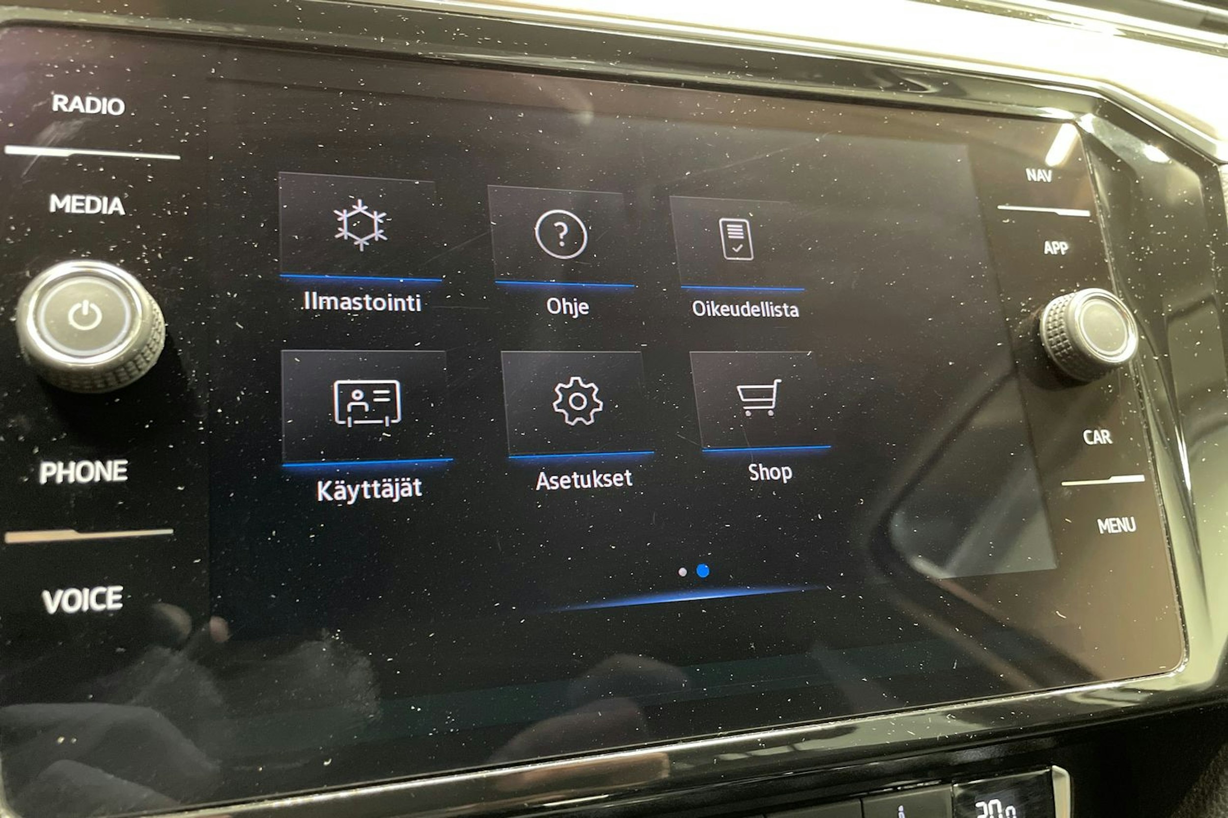 sininen Volkswagen Passat 2020 kuva 20.