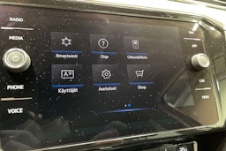 sininen Volkswagen Passat 2020 kuva 20.