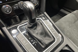 sininen Volkswagen Passat 2020 kuva 24.