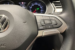 sininen Volkswagen Passat 2020 kuva 28.