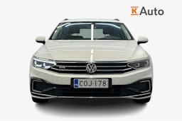 valkoinen Volkswagen Passat 2020 kuva 5.
