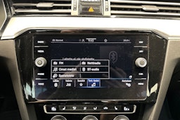 valkoinen Volkswagen Passat 2020 kuva 25.