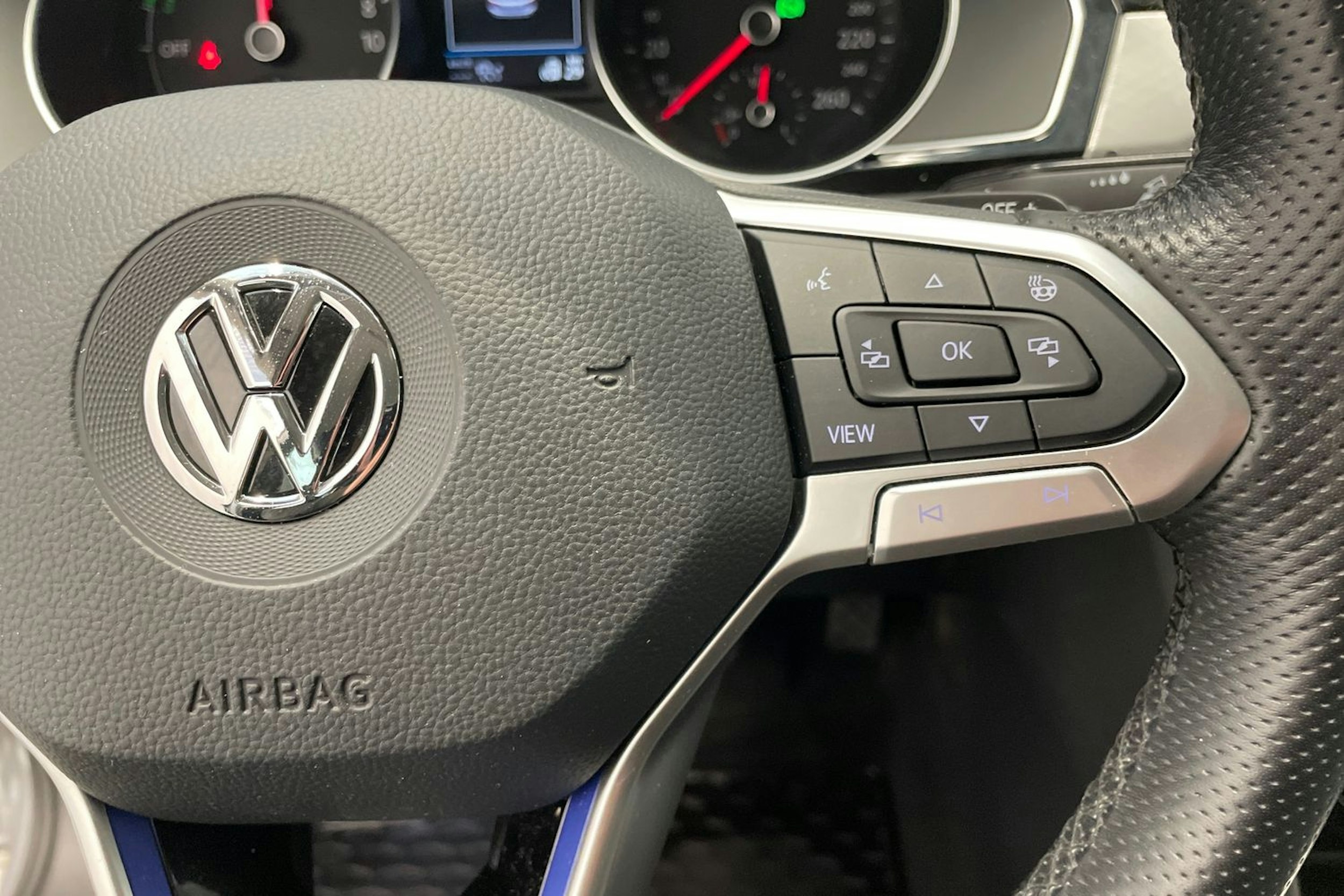 Sininen Volkswagen PASSAT 2020 kuva 12.