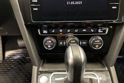 Sininen Volkswagen PASSAT 2020 kuva 15.