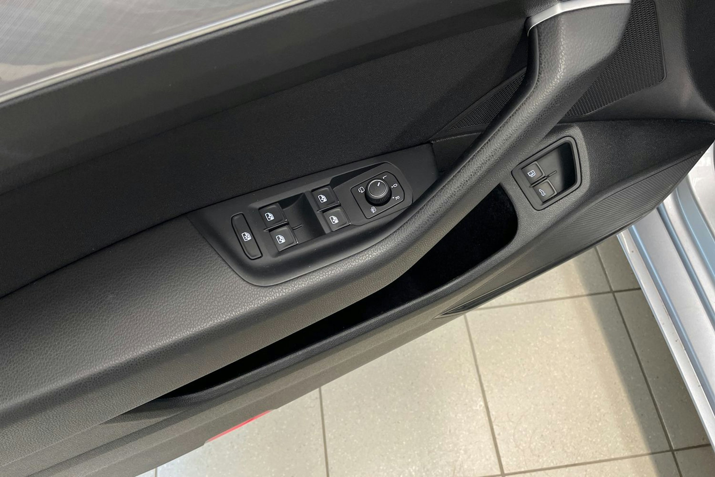 Sininen Volkswagen PASSAT 2020 kuva 17.