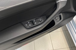 Sininen Volkswagen PASSAT 2020 kuva 17.
