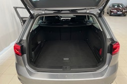 Sininen Volkswagen PASSAT 2020 kuva 18.