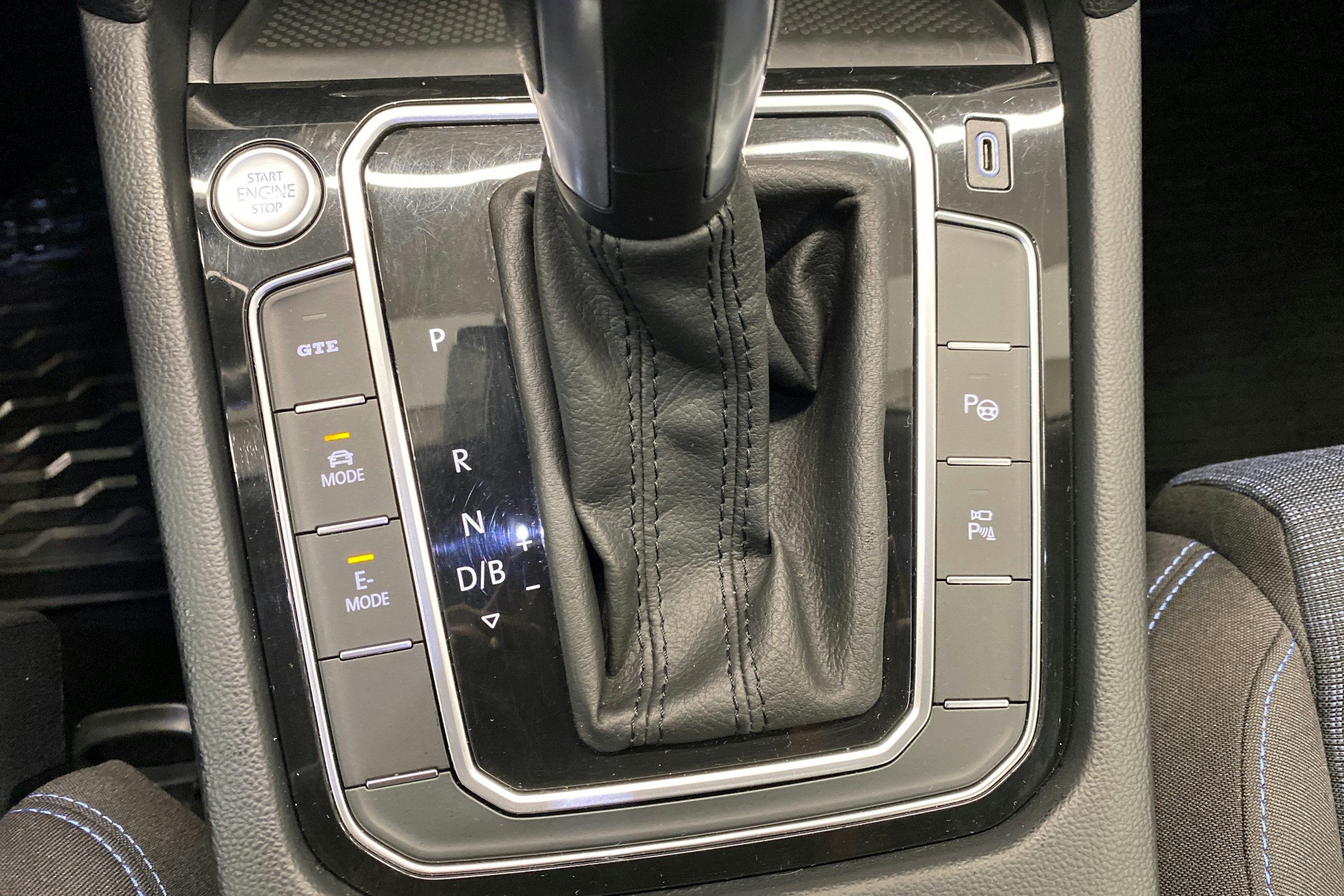 met. hopea Volkswagen Passat 2020 kuva 18.