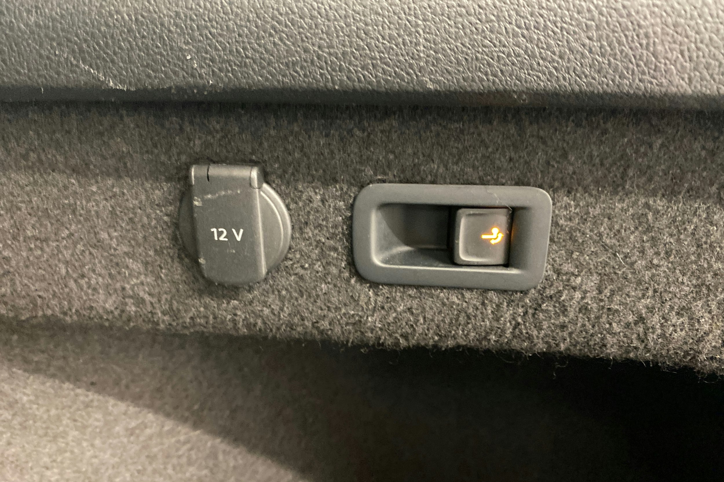 met. hopea Volkswagen Passat 2020 kuva 26.