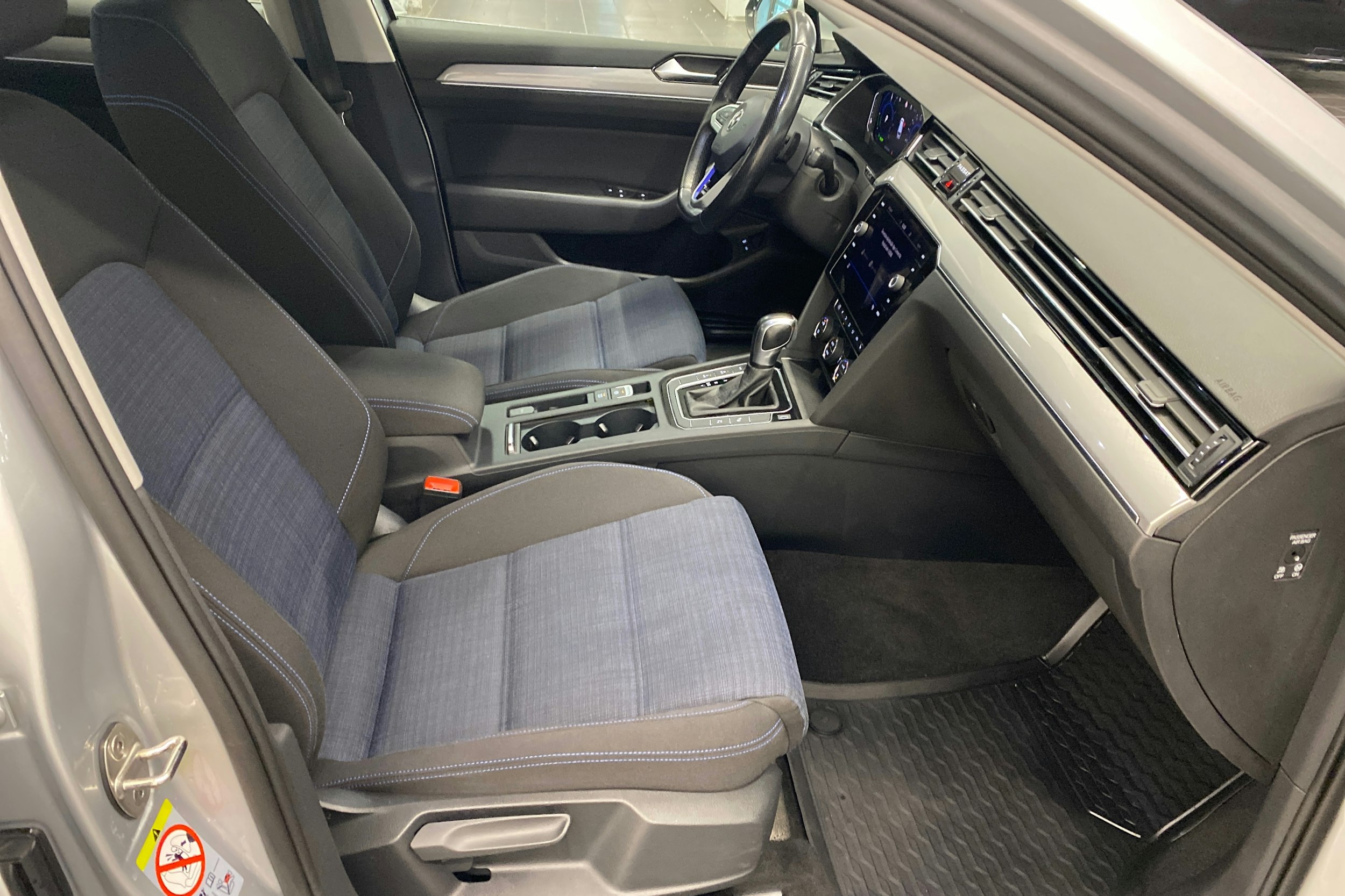 met. hopea Volkswagen Passat 2020 kuva 28.