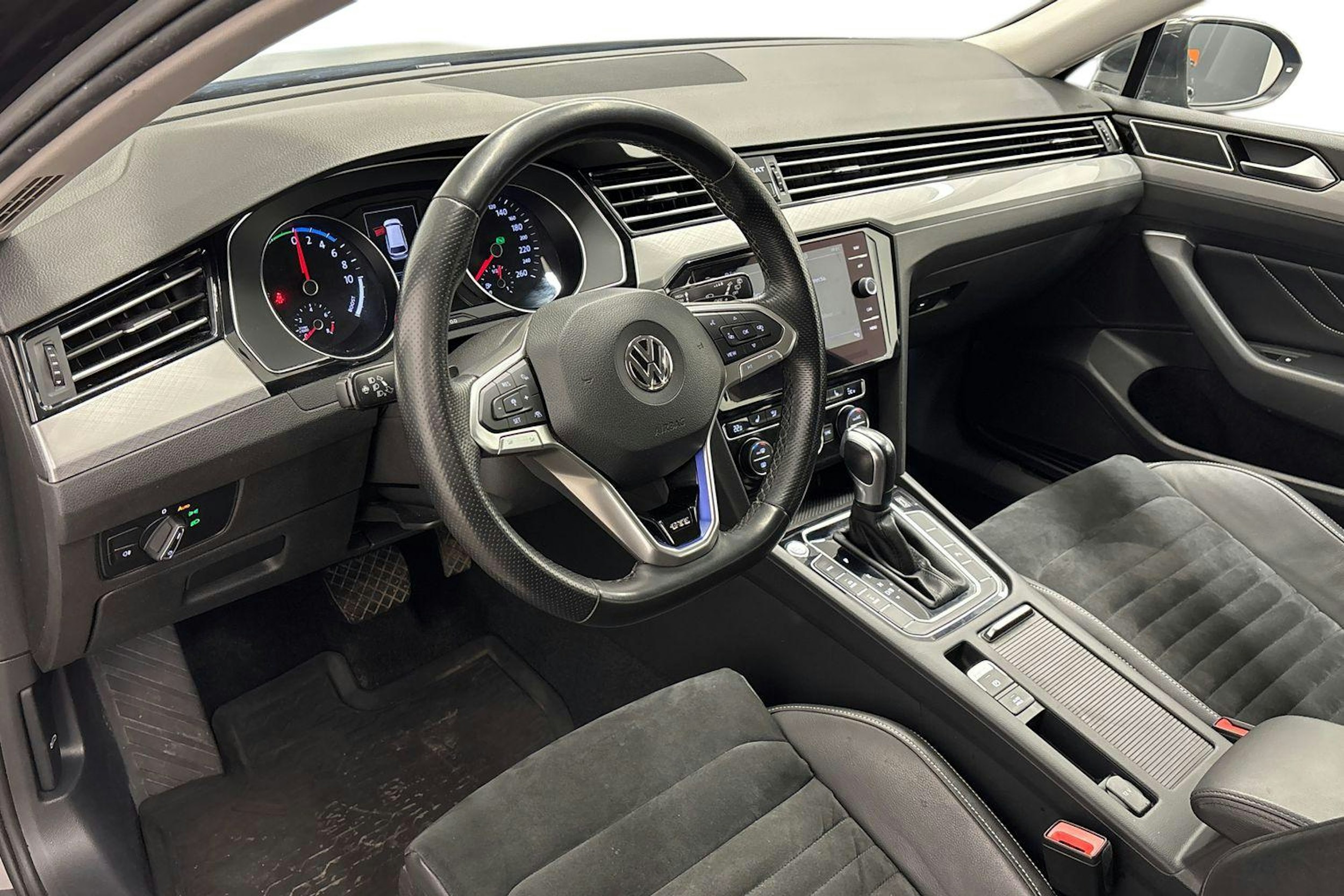 harmaa Volkswagen Passat 2020 kuva 7.