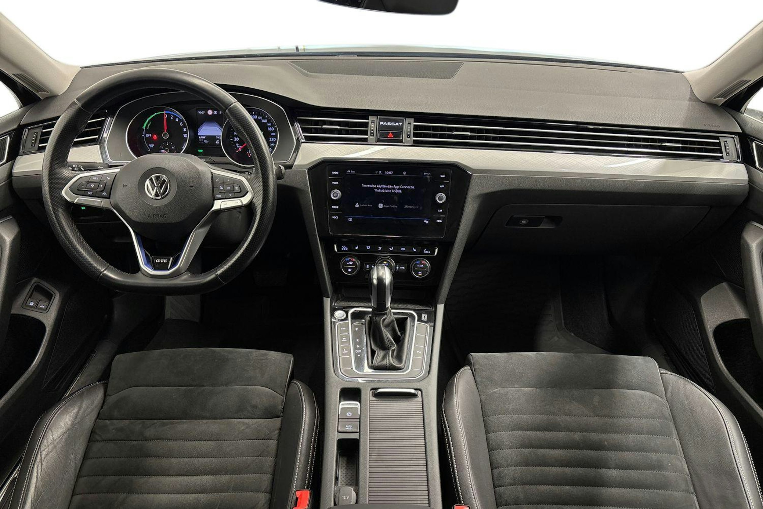 harmaa Volkswagen Passat 2020 kuva 9.