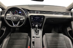 harmaa Volkswagen Passat 2020 kuva 9.
