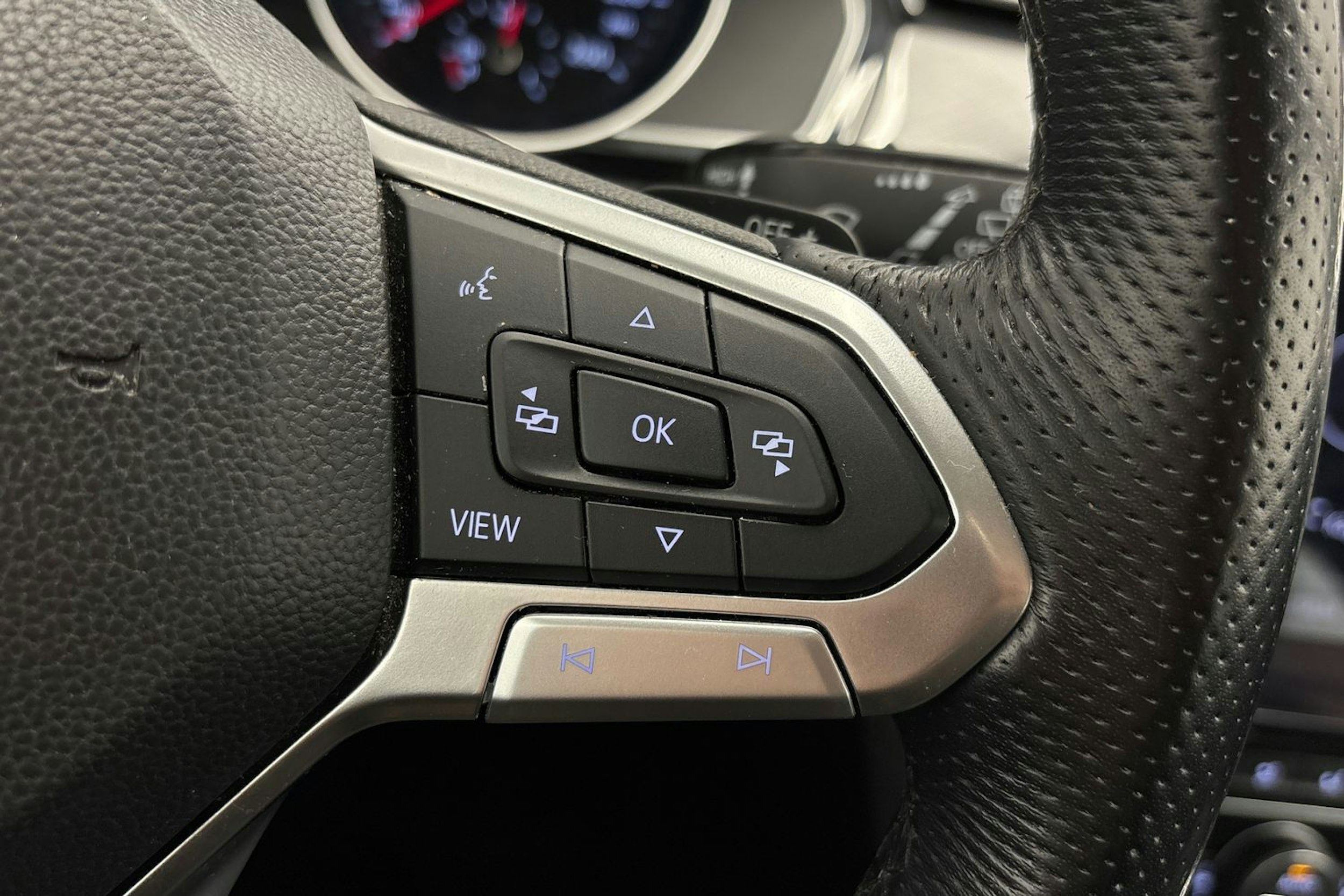 harmaa Volkswagen Passat 2020 kuva 18.