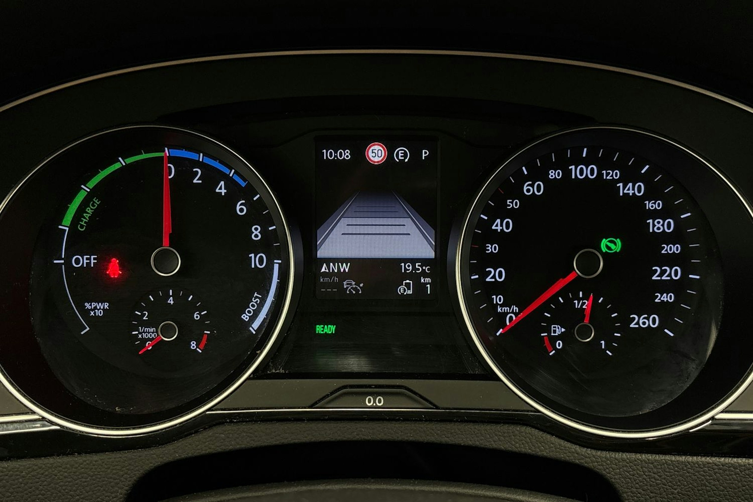 harmaa Volkswagen Passat 2020 kuva 19.