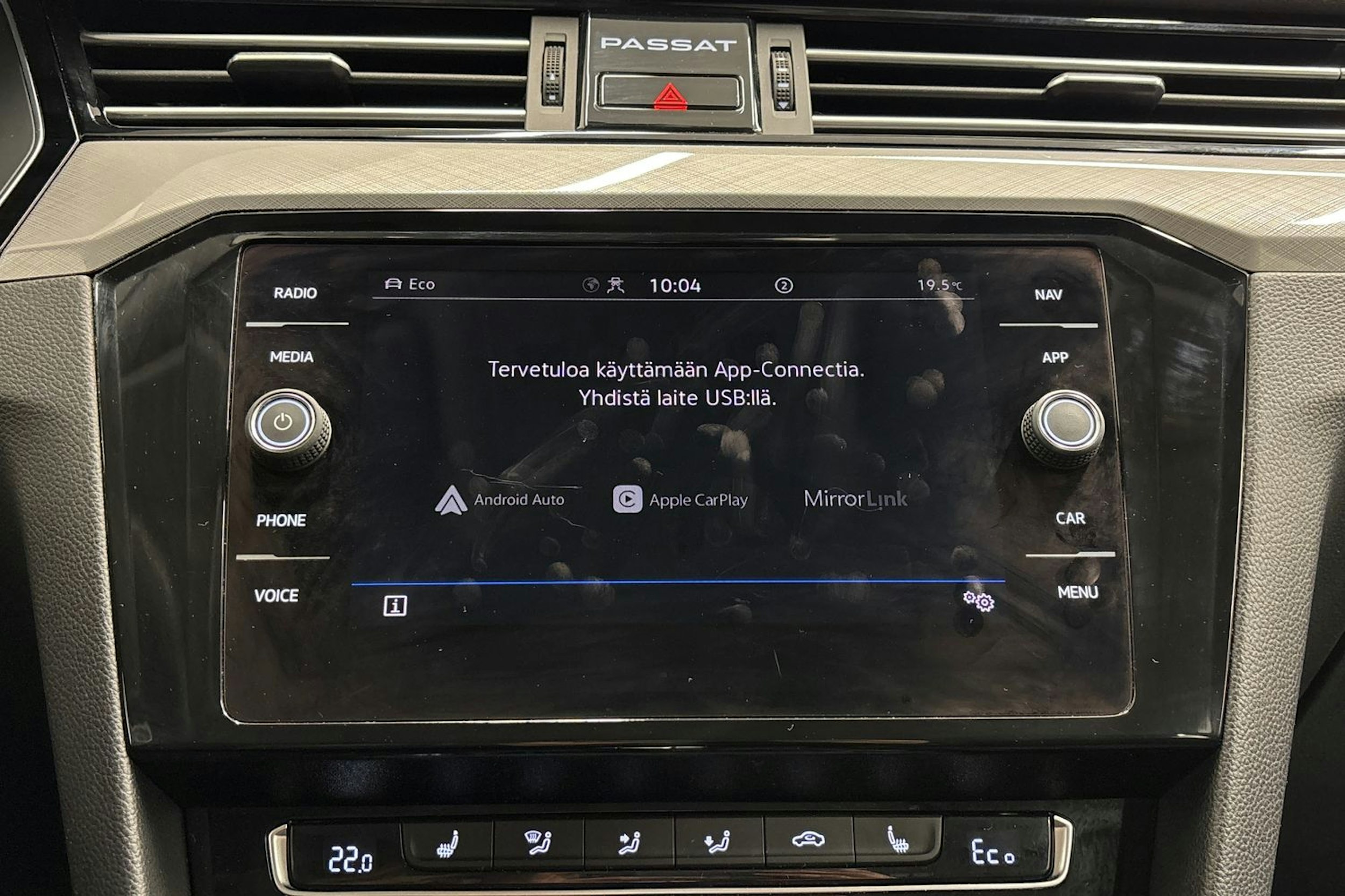 harmaa Volkswagen Passat 2020 kuva 22.