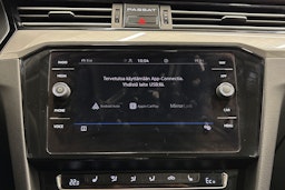 harmaa Volkswagen Passat 2020 kuva 22.