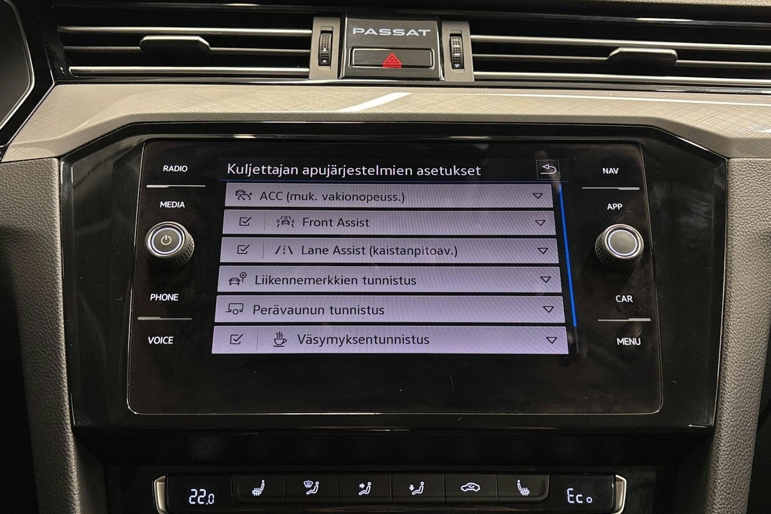 harmaa Volkswagen Passat 2020 kuva 23.