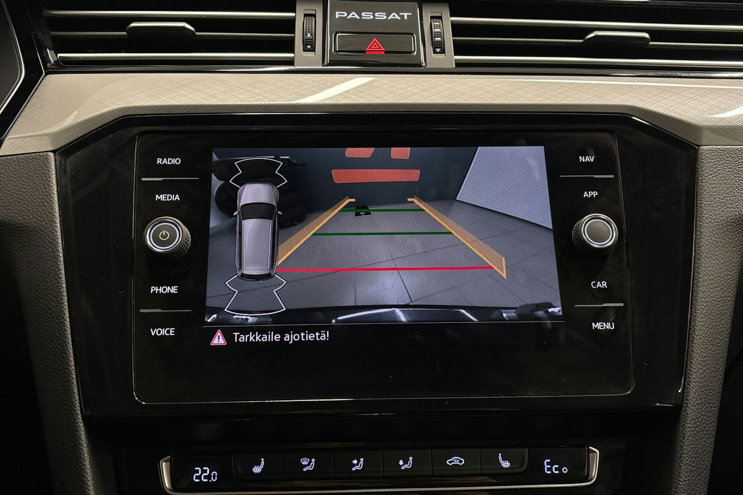 harmaa Volkswagen Passat 2020 kuva 24.