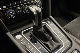 harmaa Volkswagen Passat 2020 kuva 25.