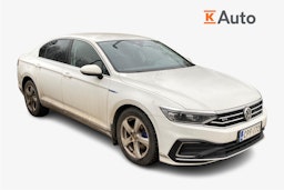 valkoinen Volkswagen Passat 2020 kuva 1.