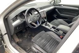 valkoinen Volkswagen Passat 2020 kuva 3.